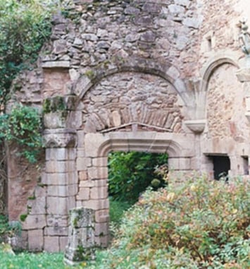 Visite libre du vieux château de Vicq-sur-Breuilh