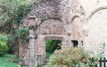 Visite libre du vieux château de Vicq-sur-Breuilh