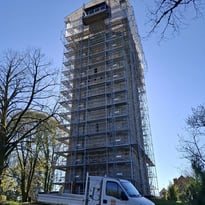 Visite du chantier du donjon de château Chervix