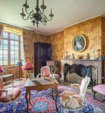Visite d'un logis du XVIIe siècle et du musée Richard Cœur de Lion