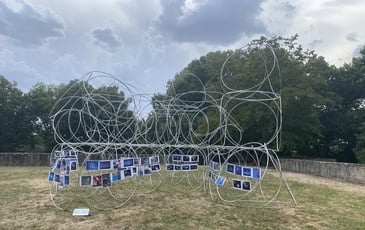 Activation d'une œuvre avec le collectif Peenuts – Un Musée sans bâtiment pour Rochechouart de Yona Friedman (2018)