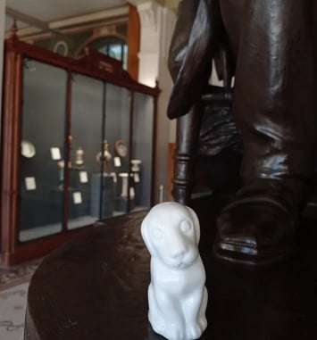 Le chien Porcelaine et son mini-musée