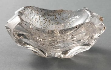Visite guidée, Le verre, un matériau fragile